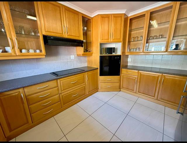 3 BEDROOM TOWNHOUSE FOR SALE IN SCOTTSVILLE